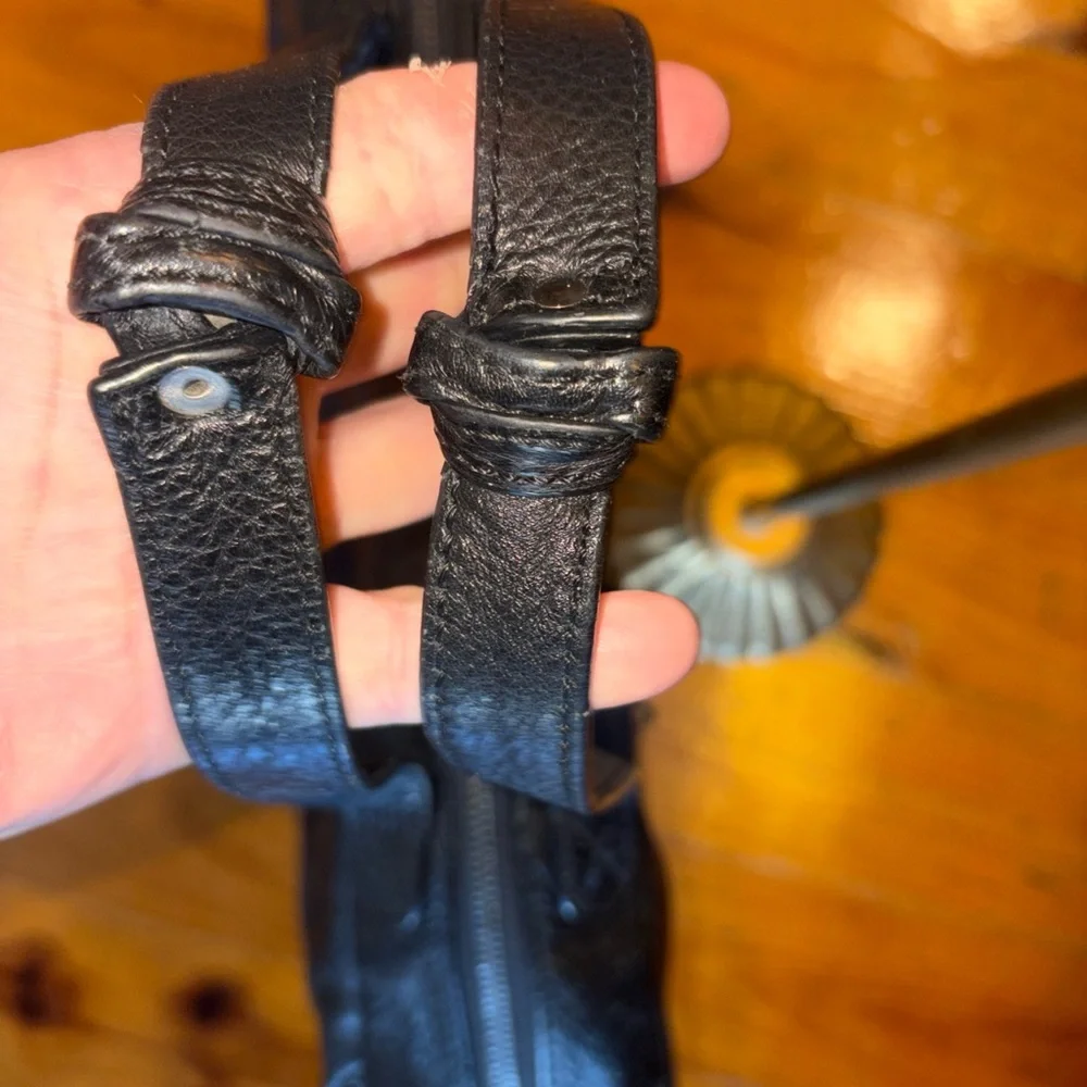 Hook & Albert Backpack or Briefcase Black Leather Convertible MultiFunction